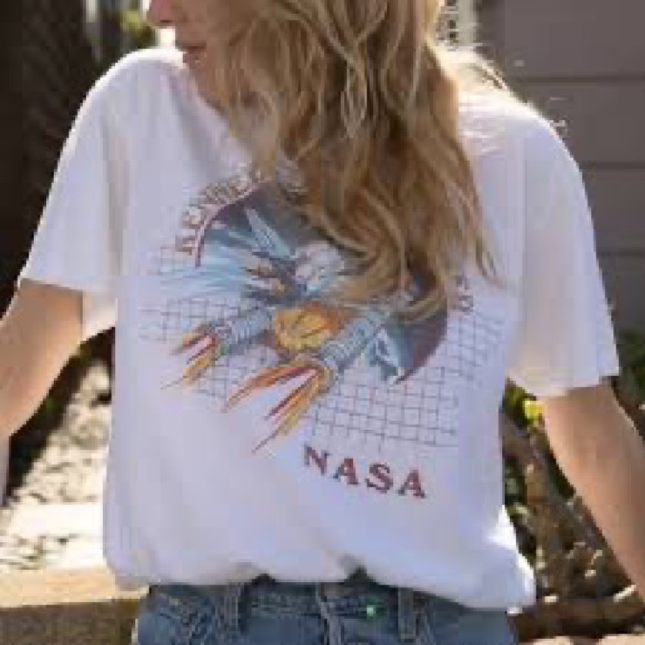 Nasa outer space rocket graphic tshirt - Picture 1 of 3